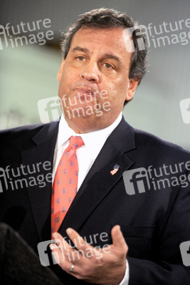 Chris Christie trifft Sandy-geschädigte Hausbesitzer, Manahawkin