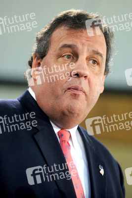 Chris Christie trifft Sandy-geschädigte Hausbesitzer, Manahawkin