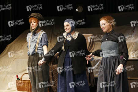 'Roter Hahn im Biberpelz' Premiere, Berlin