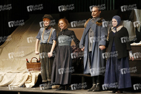 'Roter Hahn im Biberpelz' Premiere, Berlin