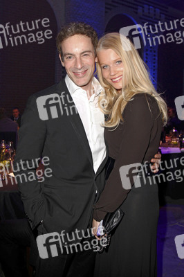 Gedeon Burkhard mit Freundin Anika Bormann