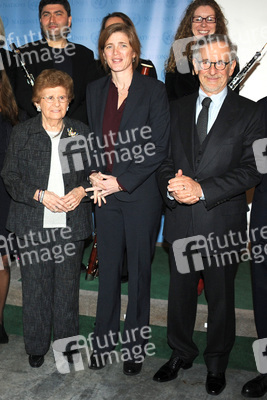 Rena Finder, Samantha Power, Steven Spielberg