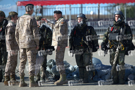 Prince Felipe besucht die Parachutist Brigada, Paracuellos de Jarama