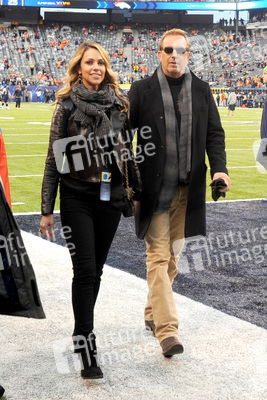 Kevin Costner mit Gattin Christine Baumgartner