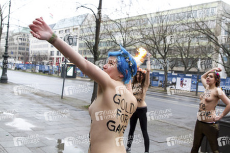 Femen Proteste vor der Russischen Botschaft, Berlin
