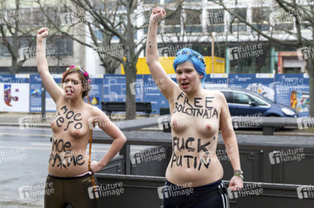 Femen Proteste vor der Russischen Botschaft, Berlin