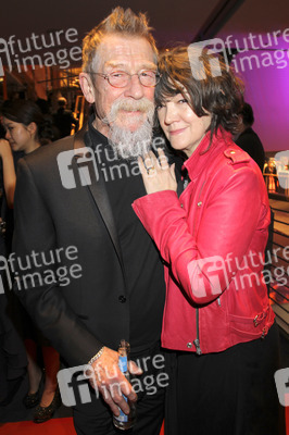 John Hurt mit Gattin Anwen Rees-Meyers