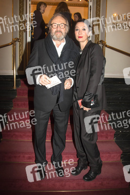 Klaus Maria Brandauer mit Gattin Natalie Krenn