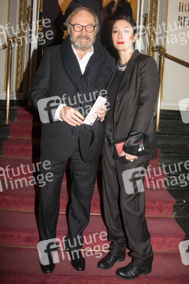 Klaus Maria Brandauer mit Gattin Natalie Krenn