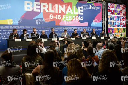 Justus von Dohnányi, Dimitri Leonidas, Hugh Bonneville, Bob Balaban, Bill Murray, George Clooney, Matt Damon, John Goodman, Jean Dujardin, Grant Heslov
