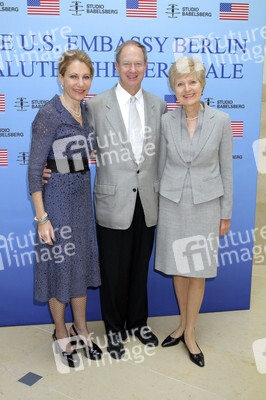 John B. Emerson mit Gattin Kimberly, Friede Springer