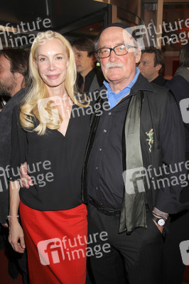 Hans W. Geissendörfer mit Begleitung