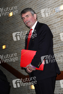 'Der Rücktritt' Premiere, Berlin