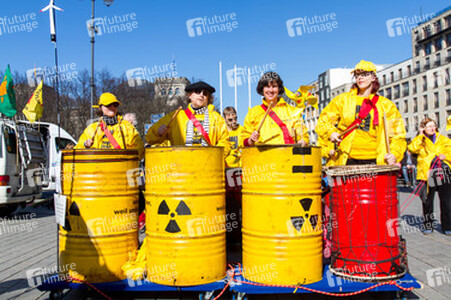 Anti-Atom Demonstration vor der japanischen Botschft, Berlin