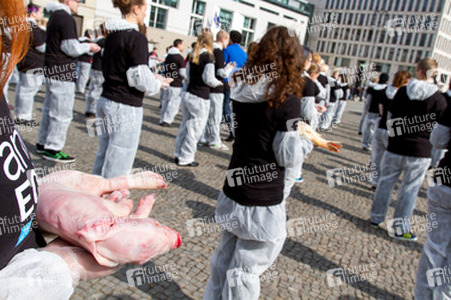 Tierkörperaktion vor dem Brandenburger Tor, Berlin