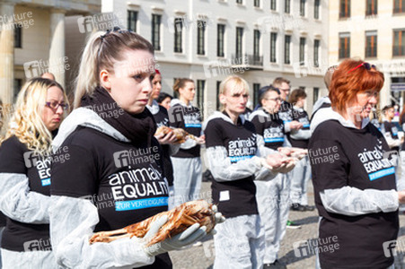 Tierkörperaktion vor dem Brandenburger Tor, Berlin