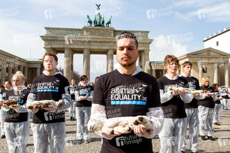 Tierkörperaktion vor dem Brandenburger Tor, Berlin