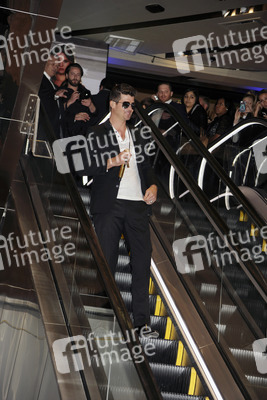 Robin Thicke beim Express Times Square Grand Opening Event, New York
