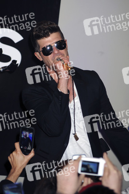 Robin Thicke beim Express Times Square Grand Opening Event, New York