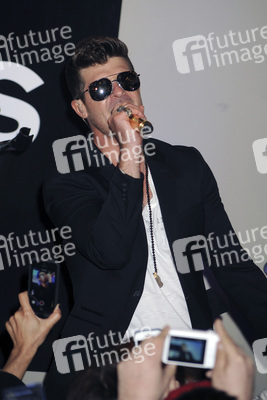 Robin Thicke beim Express Times Square Grand Opening Event, New York