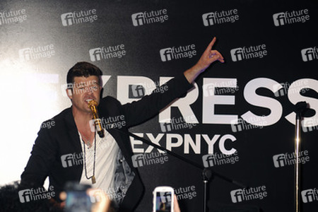 Robin Thicke beim Express Times Square Grand Opening Event, New York