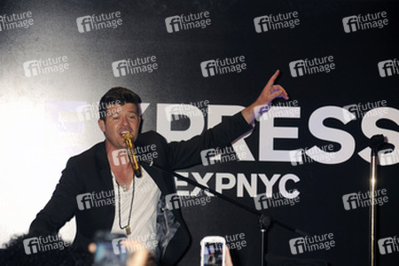 Robin Thicke beim Express Times Square Grand Opening Event, New York