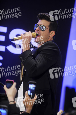 Robin Thicke beim Express Times Square Grand Opening Event, New York