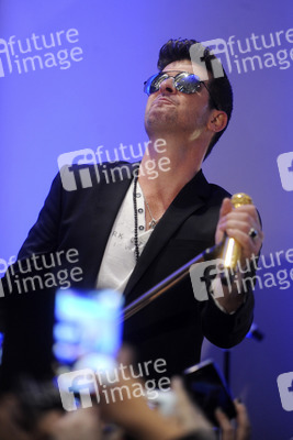 Robin Thicke beim Express Times Square Grand Opening Event, New York