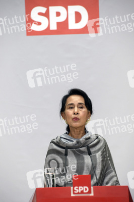 Verleihung des 3. Internationalen Willy-Brandt-Preises an Aung San Suu Kyi, Berlin