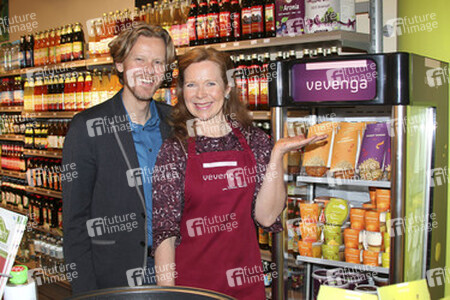 Verkaufsstart der Veganprodukte 'Vevenga' von Marion Kracht, Hamburg