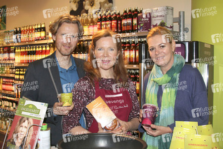 Verkaufsstart der Veganprodukte 'Vevenga' von Marion Kracht, Hamburg