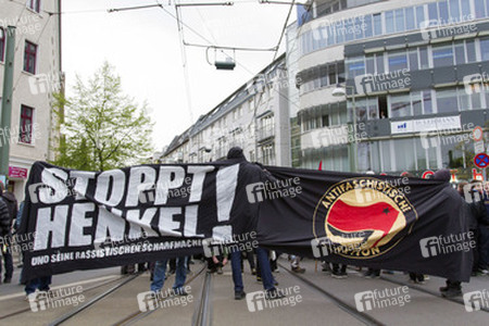 Demonstration vor dem Privathaus von Innensenator Henkel, Berlin