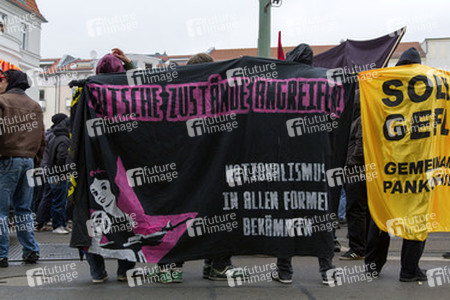 Demonstration vor dem Privathaus von Innensenator Henkel, Berlin