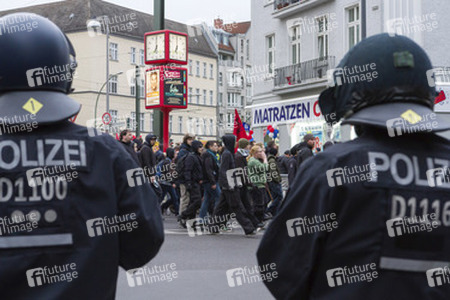 Demonstration vor dem Privathaus von Innensenator Henkel, Berlin
