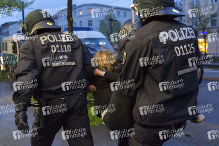 Demonstration vor dem Privathaus von Innensenator Henkel, Berlin
