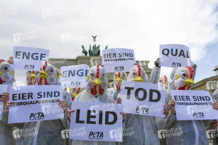 PETA Demonstration gegen Hühnerhaltung, Berlin