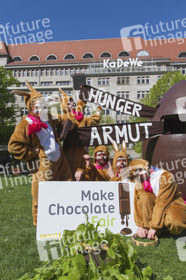 Osterhasen-Demo vor dem KaDeWe, Berlin