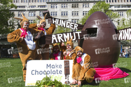 Osterhasen-Demo vor dem KaDeWe, Berlin