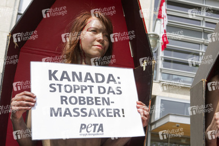 PETA Demonstration gegen das Robbenschlachten, Berlin