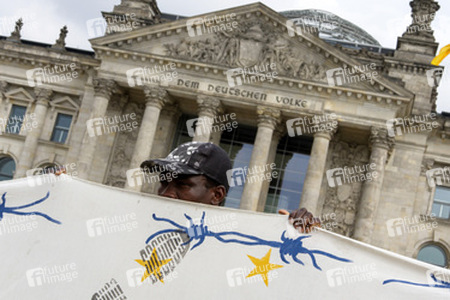 Refugees Demonstration vom Pariser Platz zum Kanzleramt, Berlin