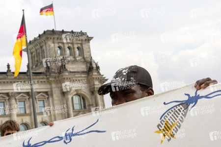 Refugees Demonstration vom Pariser Platz zum Kanzleramt, Berlin