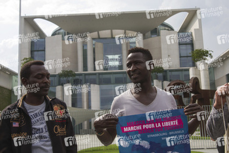 Refugees Demonstration vom Pariser Platz zum Kanzleramt, Berlin