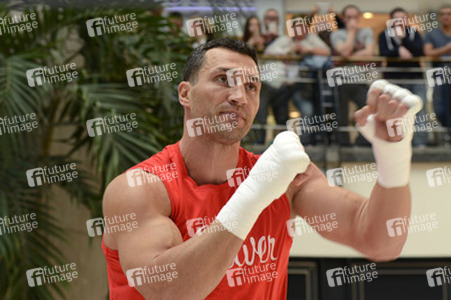 Wladimir Klitschko trainiert im Einkaufszentrum, Oberhausen