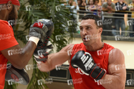 Wladimir Klitschko trainiert im Einkaufszentrum, Oberhausen