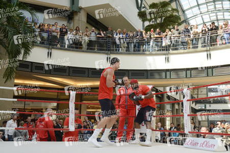 Wladimir Klitschko trainiert im Einkaufszentrum, Oberhausen