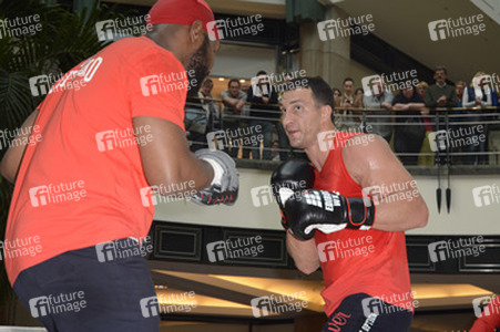 Wladimir Klitschko trainiert im Einkaufszentrum, Oberhausen