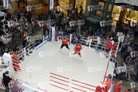 Wladimir Klitschko trainiert im Einkaufszentrum, Oberhausen