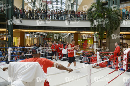 Wladimir Klitschko trainiert im Einkaufszentrum, Oberhausen