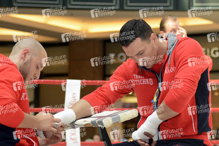 Wladimir Klitschko trainiert im Einkaufszentrum, Oberhausen