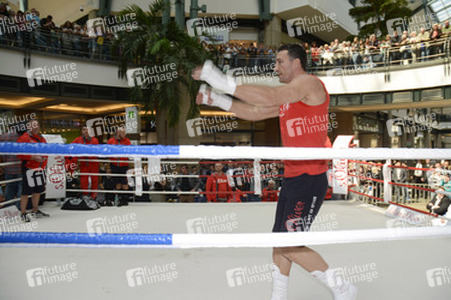 Wladimir Klitschko trainiert im Einkaufszentrum, Oberhausen